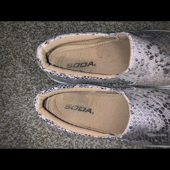 Snakeskin Slip On Shoes - Picture 3 of 5